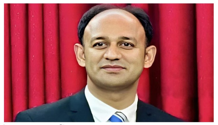 ব্যারিস্টার সুমনের বিরুদ্ধে মামলা