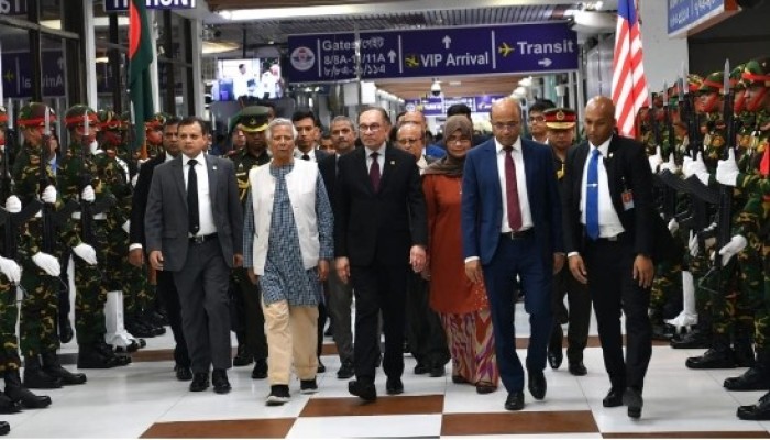 সংক্ষিপ্ত সফর শেষে  ঢাকা ত্যাগ করেছেন মালয়েশিয়ার প্রধানমন্ত্রী 