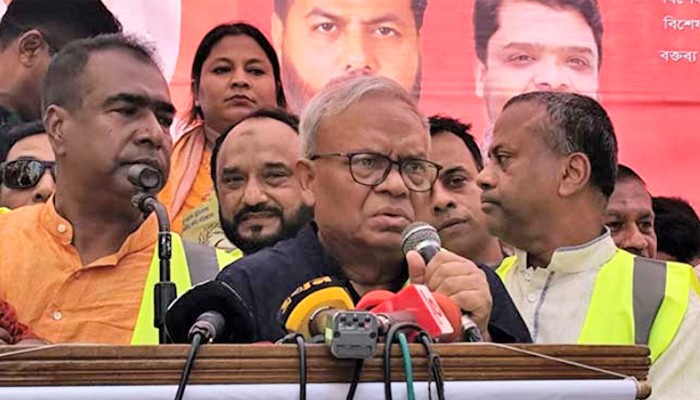 ​জন্মের পর শেখ হাসিনার মুখে করল্লার রস চিপে দেওয়া হয়েছিল : রিজভী