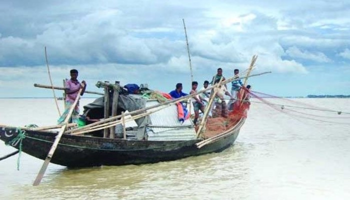 ​সাগরে হতাশ জেলেরা