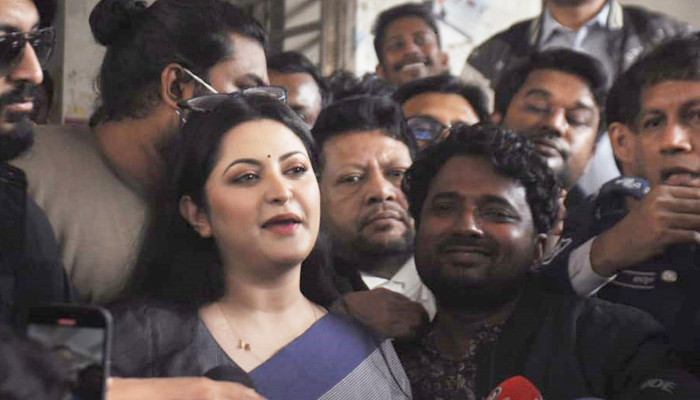 আত্মসমর্পণ করে জামিন পেলেন পরীমণি