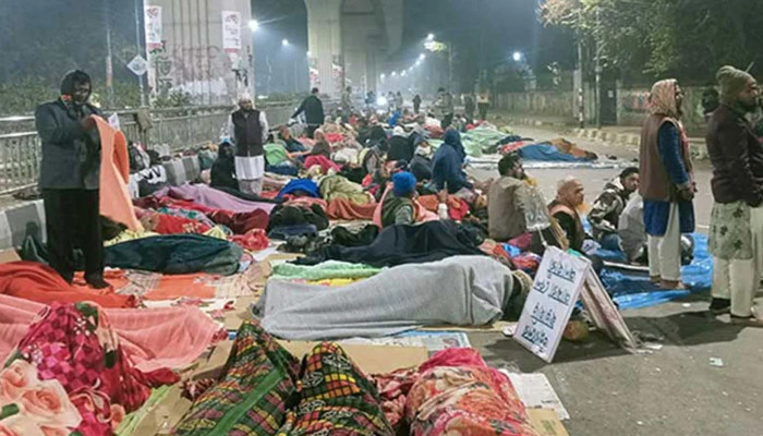 ​রাস্তায় ইবতেদায়ি শিক্ষকরা, টানা অবস্থান কর্মসূচি অব্যহত