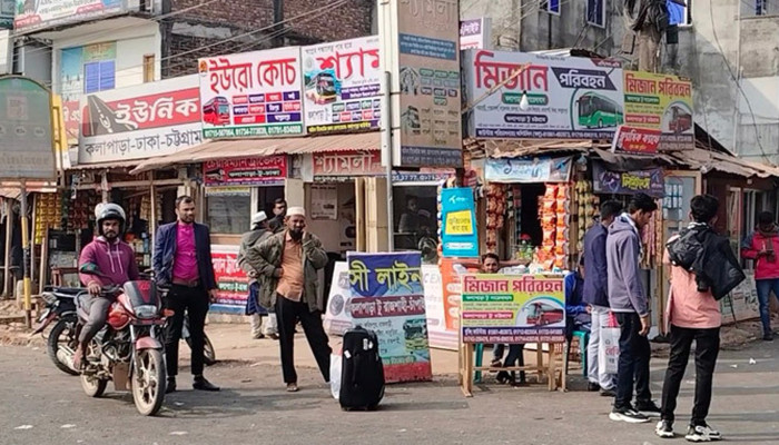 ​বাস ধর্মঘট: ভোগান্তিতে কুয়াকাটার পর্যটকরা