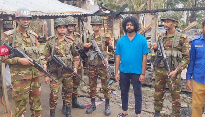 ​কাফির পাশে সেনাবাহিনী