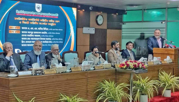 ​১৭ লাখ মৃত ভোটার কবর থেকে ভোট দিয়েছে : সিইসি