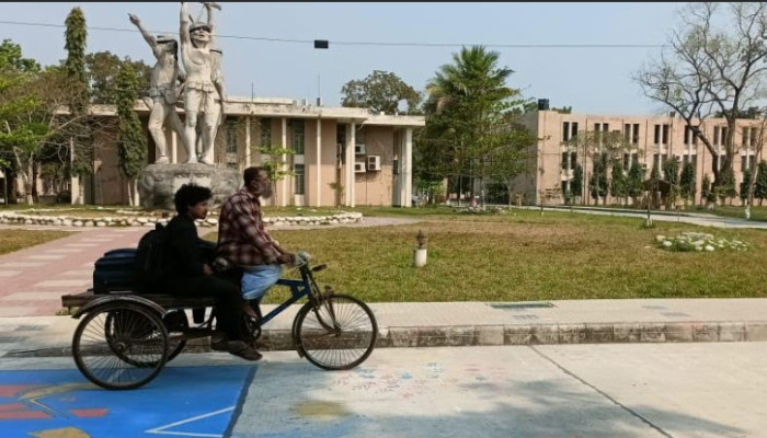 ​হল ছাড়ছেন কুয়েট শিক্ষার্থীরা