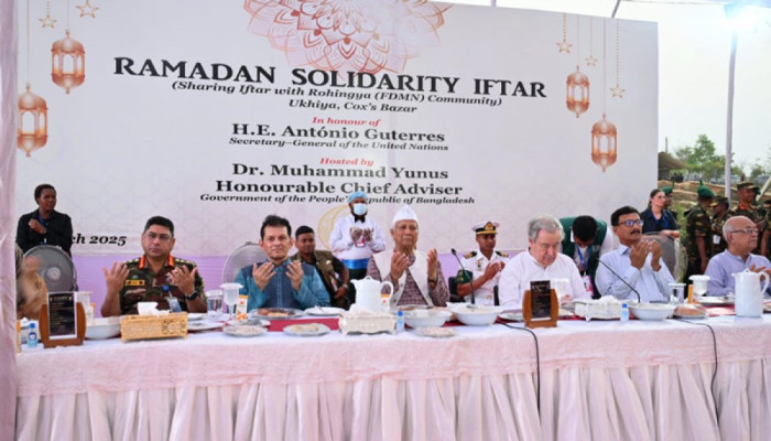 রোহিঙ্গাদের সঙ্গে ইফতার করলেন ড. ইউনূস ও গুতেরেস