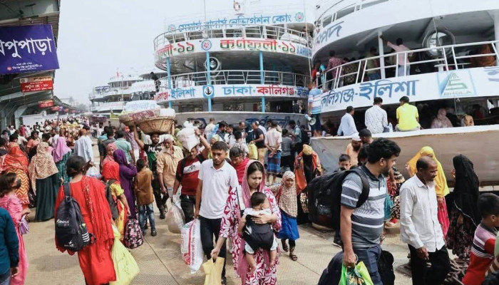 ঈদের ছুটি শেষে রাজধানীতে ফিরছে মানুষ