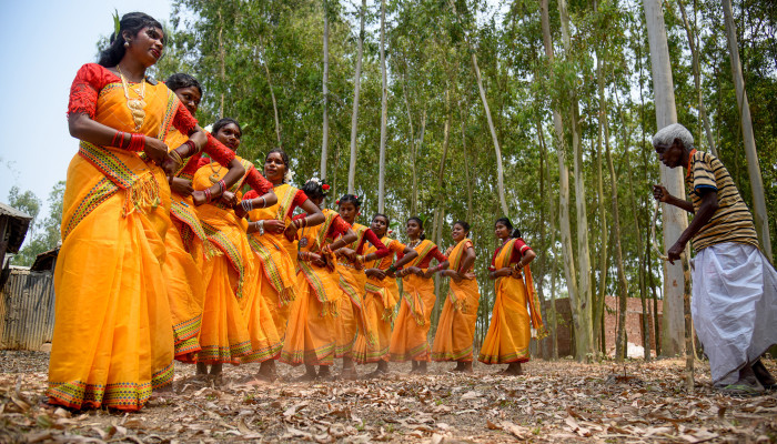 ​বাহা পরবে মাতলো সাঁওতাল গ্রামগুলো