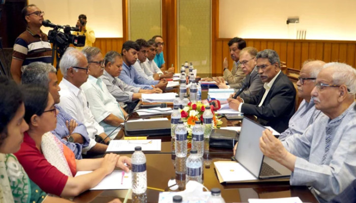 'চব্বিশের গণঅভ্যুত্থানের আকাঙ্ক্ষাকে সুনির্দিষ্ট রূপ দিতে চায় কমিশন'