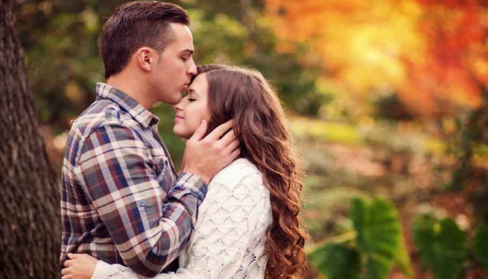 ​নিয়মিত চুমু খাওয়ার শারীরিক উপকারিতা