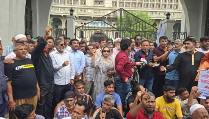 ​নগর ভবনে আজও ইশরাক সমর্থকদের বিক্ষোভ