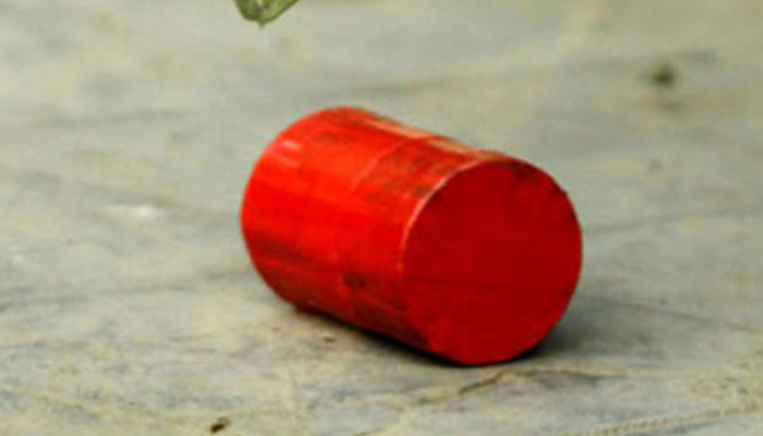 ​খেলনা ভেবে ককটেল দিয়ে খেলাধুলা, বিস্ফোরণে শিশুর মৃত্যু