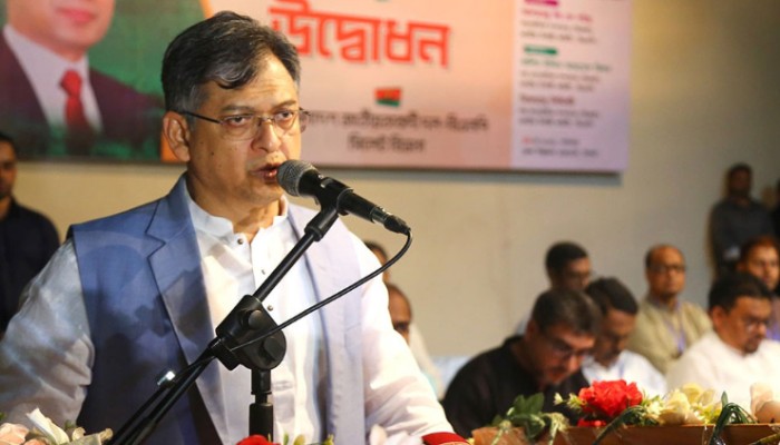 ​ইশরাককে শপথ না পড়ালে আন্দোলনের রূপ পাল্টাবে: সালাহউদ্দিন