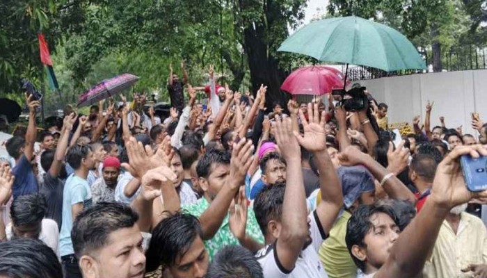 ​হাইকোর্টের রায়ে ইশরাক সমর্থকদের আনন্দ মিছিল
