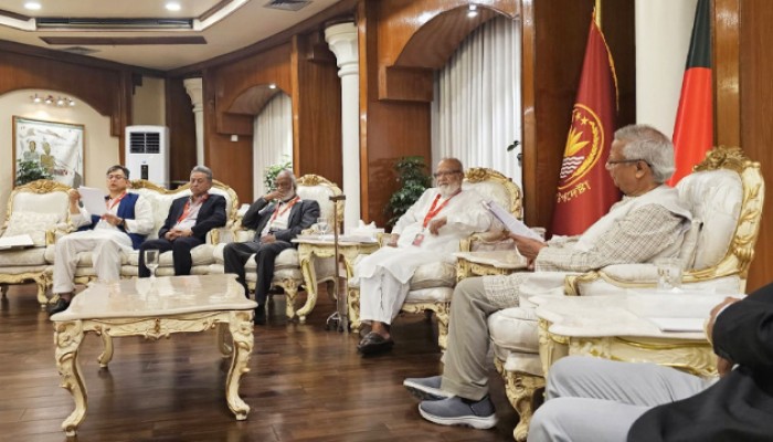 ​প্রধান উপদেষ্টার সঙ্গে বৈঠকে বিএনপি