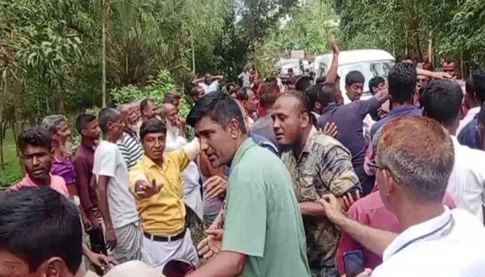 ​পরিবেশ উপদেষ্টার গাড়ি বহরে হামলা, ৬ সাংবাদিক আহত