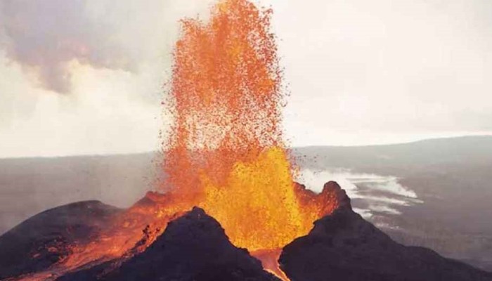 যুক্তরাষ্ট্রে ভয়াবহ অগ্ন্যুৎপাত, লাভা উঠে গেল ১০০ তলা উচ্চতায়