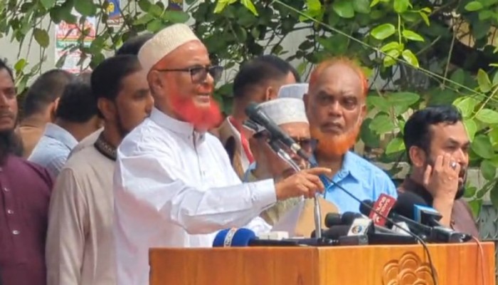 যুদ্ধাপরাধের বিচারের নামে ‘হত্যাকাণ্ডের’ সঙ্গে জড়িতদের বিচার দাবি আজহারের