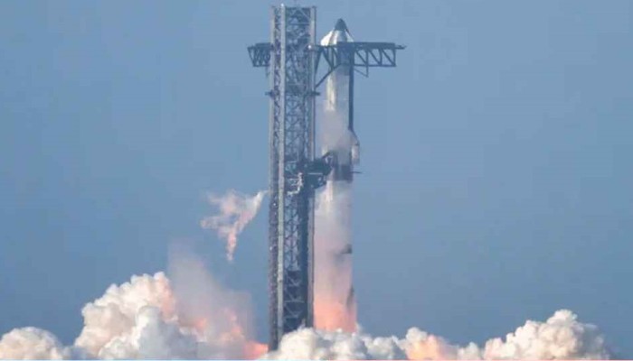 মহাকাশে নিয়ন্ত্রণ হারাল ইলন মাস্কের রকেট