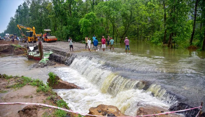 বৃষ্টি, বন্যা-ভূমিধসে বিপর্যস্ত ভারত, নিহত অন্তত ৩০