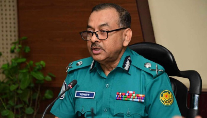 ​নির্ধারিত হাসিলের বাইরে অতিরিক্ত অর্থ আদায় নয়: ডিএমপি কমিশনার