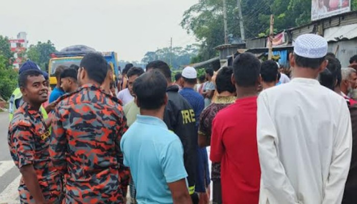 ফরিদপুরের ভাঙ্গায় বাস-মাহেন্দ্র সংঘর্ষে নিহত বেড়ে ৫