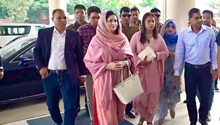 ​লন্ডন পৌঁছেছেন ডা. জুবাইদা রহমান