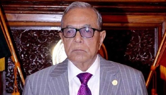 দেশে ফিরেছেন সাবেক রাষ্ট্রপতি আবদুল হামিদ