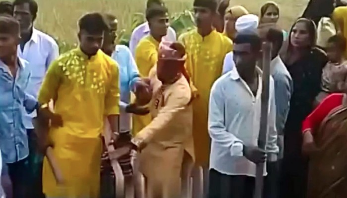 ​বিয়ে বাড়িতে মাংস কম দেওয়ায় সংঘর্ষ, বরসহ আহত ১৫