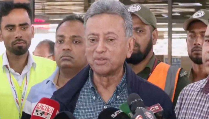 লন্ডন থেকে দেশে ফিরে যে বার্তা দিলেন আমীর খসরু