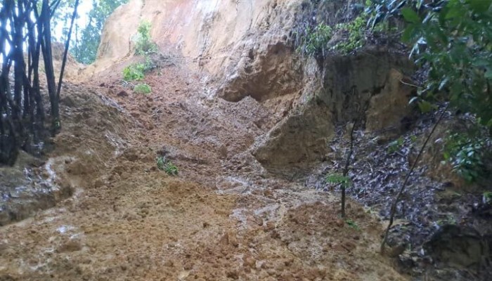 ​অতিবর্ষণে রামুতে পাহাড় ধসে যুবকের মৃত্যু