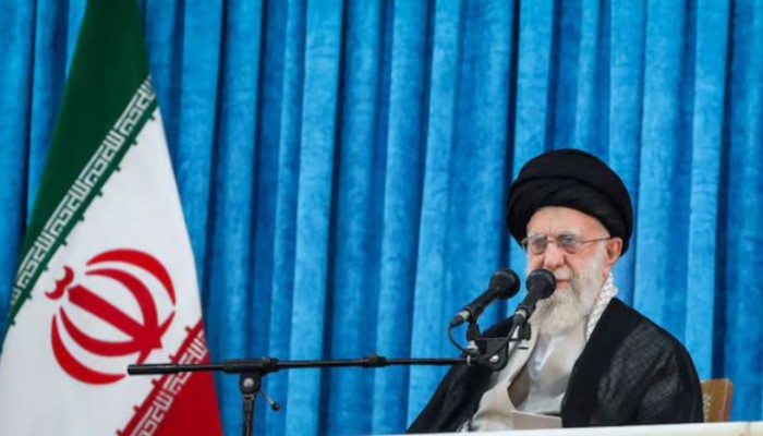 ​ইরান আত্মসমর্পণ করবে না: খামেনি