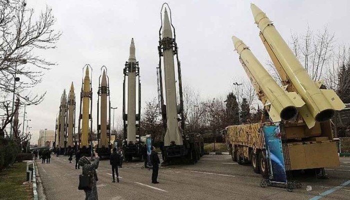 অত্যাধুনিক ক্ষেপণাস্ত্রে এখনো হাতই দেয়নি ইরান!