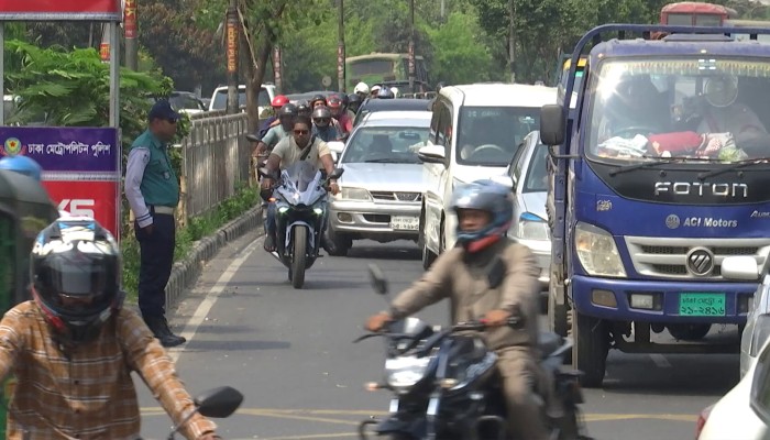 ​সড়কে শৃঙ্খলা ফেরাতে নতুন উদ্যোগ