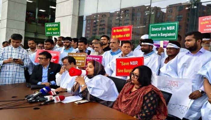 ​লাগাতার কর্মসূচি ঘোষণা এনবিআর কর্মকর্তা-কর্মচারীদের