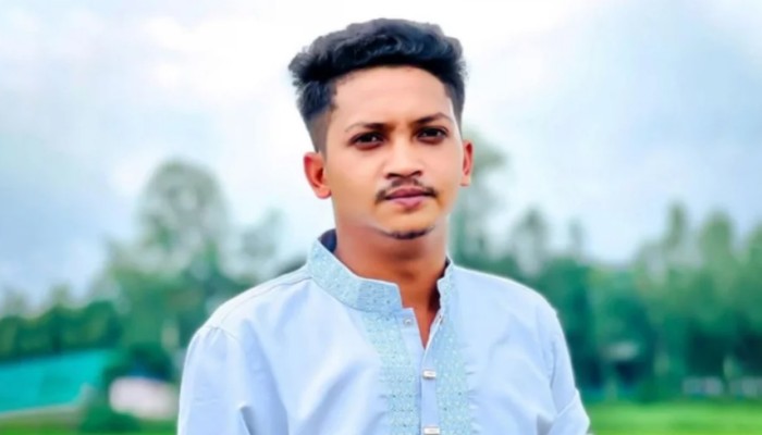 ​নকল সরবরাহ করতে গিয়ে ছাত্রদল নেতা আটক