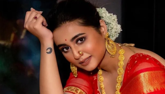 ​ভূতের হোটেলে গিয়ে হাসপাতালে স্বস্তিকা