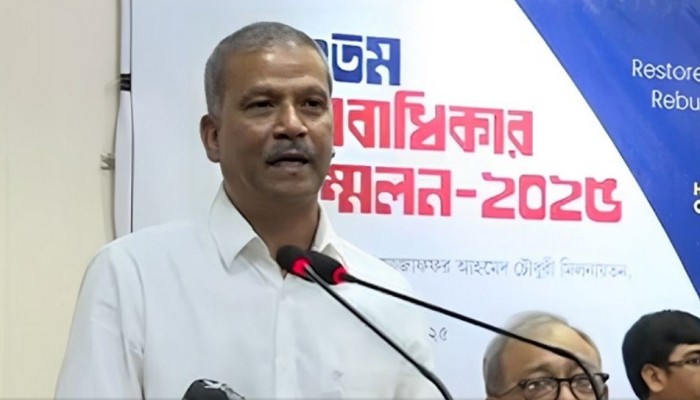 ​ক্ষমতা পরিবর্তনের ভয় না থাকলে সরকার দানবীয় হয়ে ওঠে: উপদেষ্টা