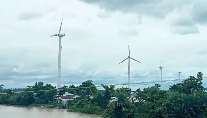 ​সাড়ে চার বছর ধরে অচল দেশের প্রথম বায়ু বিদ্যুৎকেন্দ্র