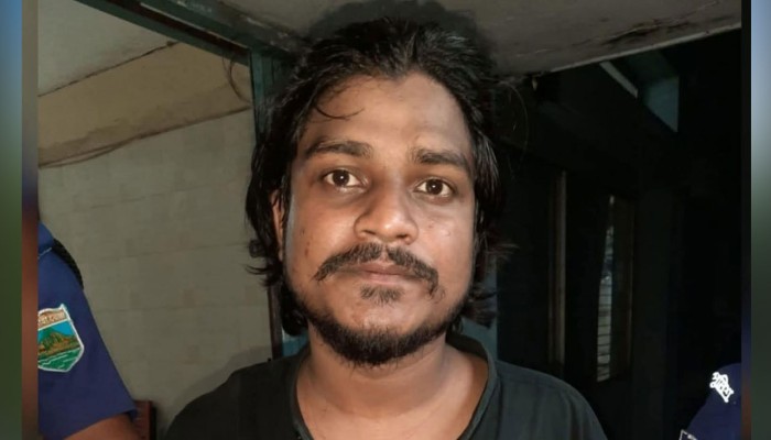 ​সমন্বয়ক পরিচয়ে চাঁদা দাবি, গণপিটুনি দিয়ে পুলিশে দিল জনতা