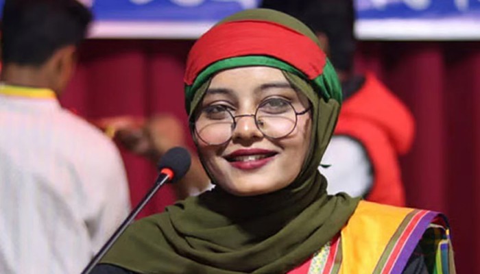 ​ফেসবুক লাইভে এসে রাজনীতি ছাড়ার ঘোষণা ফাতেমার