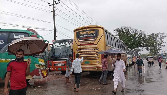​সুনামগঞ্জে শ্রমিক-শিক্ষার্থী দ্বন্দ্বে অনির্দিষ্টকালের পরিবহন ধর্মঘট