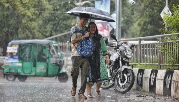 রাজধানীতে রাতভর বৃষ্টি