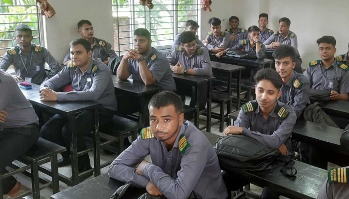 ​মাইলস্টোনে শুরু হয়েছে পাঠদান, চলছে নবম-দ্বাদশ শ্রেণির ক্লাস