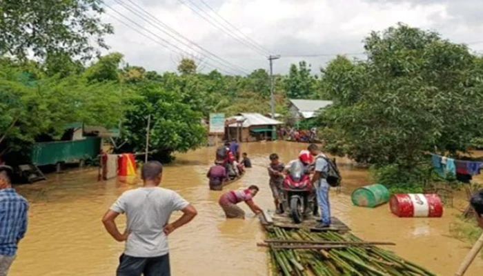 ​ভারী বৃষ্টিতে ডুবলো সড়ক, সাজেকে আটকা কয়েকশ পর্যটক