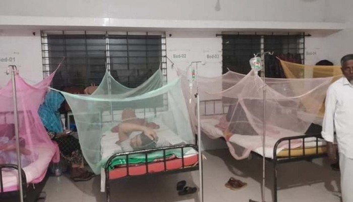 ​তিন জ্বরে কাঁপছে চট্টগ্রাম