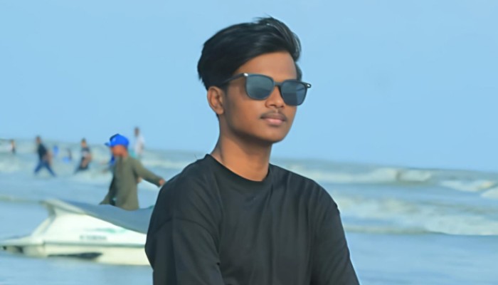 ​কুয়াকাটায় সাগরে গোসলে নেমে পর্যটক নিখোঁজ