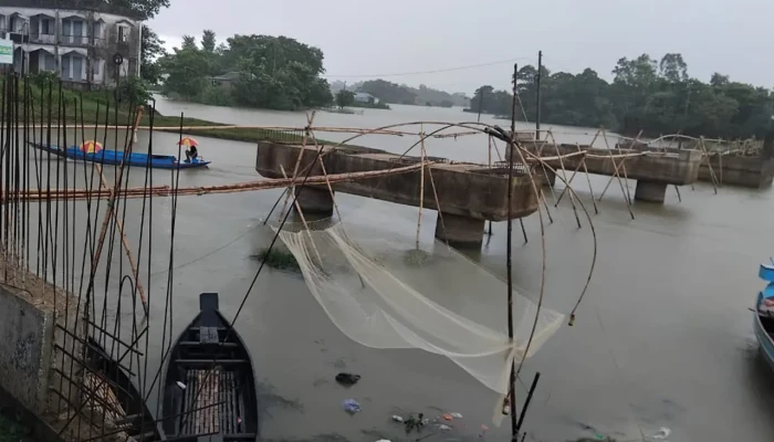 ‘৮ কোটি টাকার বাঁশের সাঁকো’