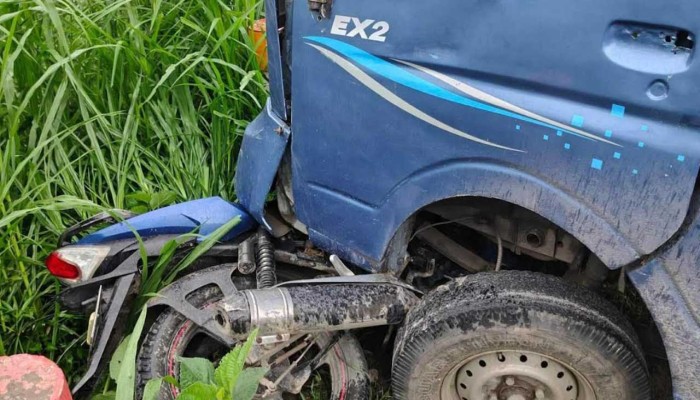 ​টাঙ্গাইলে পিকআপ-মোটরসাইকেল সংঘর্ষে নিহত ৩